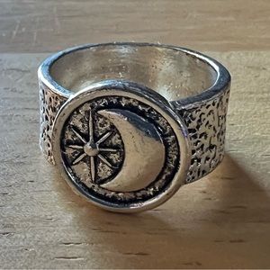 New Moon and Sun Wide Hammered Band Ring Fashion Ring Silver Tone